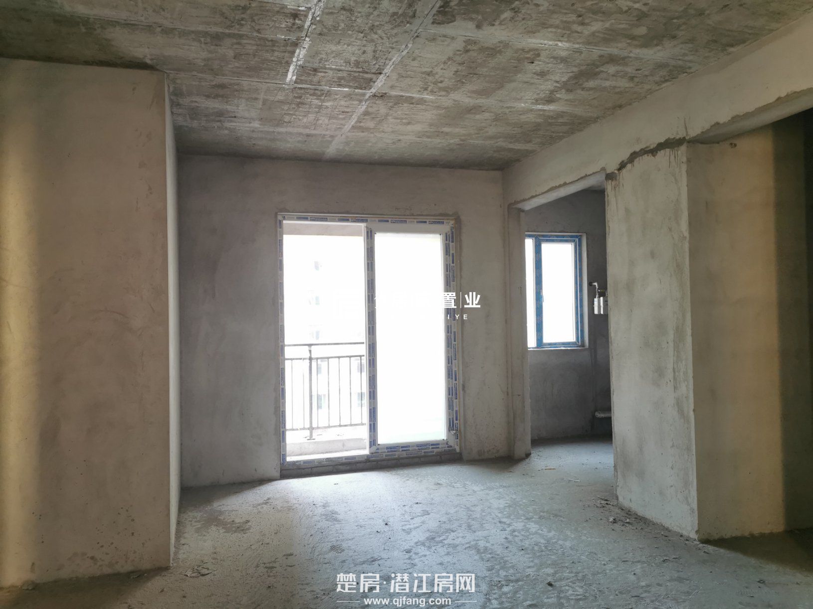 生态白鹤湾毛坯大四房，南北通透老证诚心出售