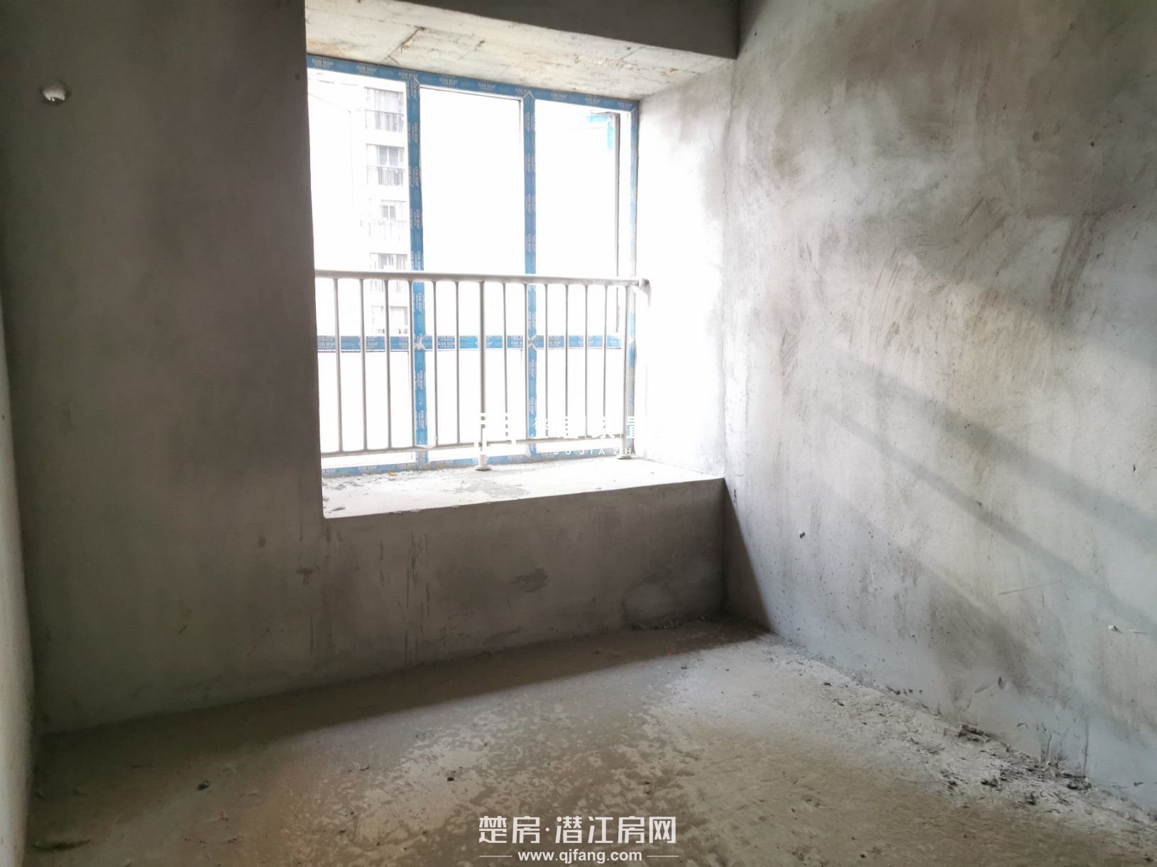 生态白鹤湾毛坯大四房，南北通透老证诚心出售