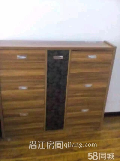 拎包入住的商住房(130.9+13平方的储物间）