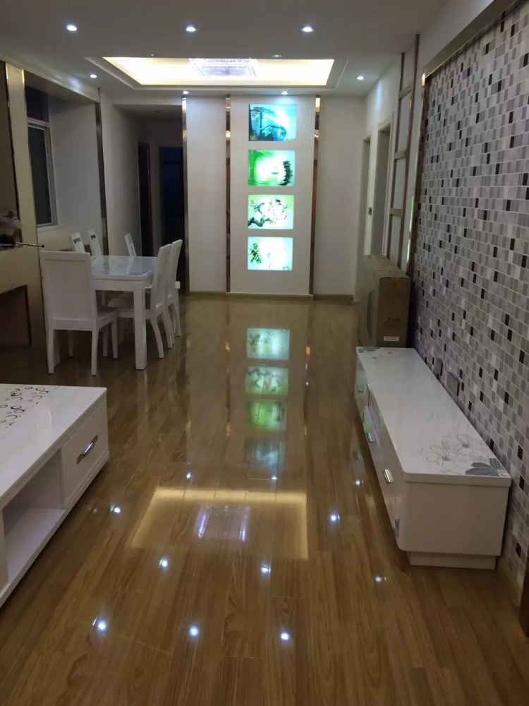 潜阳中路老建委院内179平米大户型加30平米架空层， 房，全部精装出售，包括电器