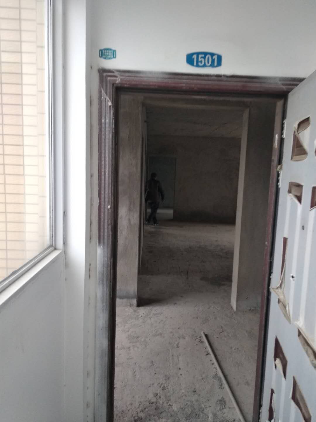 绿城熙园户型方正、南北通透、公园附近、闹中取静，环境优美，坐北朝南