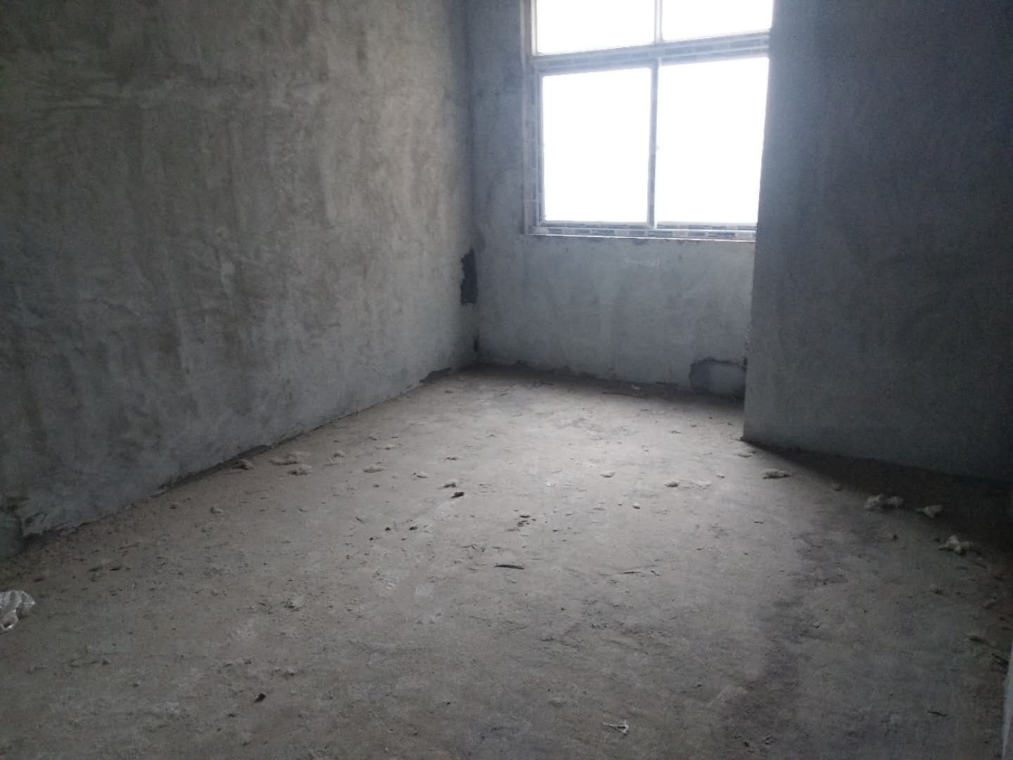 绿城熙园户型方正、南北通透、公园附近、闹中取静，环境优美，坐北朝南