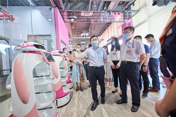 碧桂园旗下机器人餐厅综合体开业 计划打造一体化智慧餐饮集团