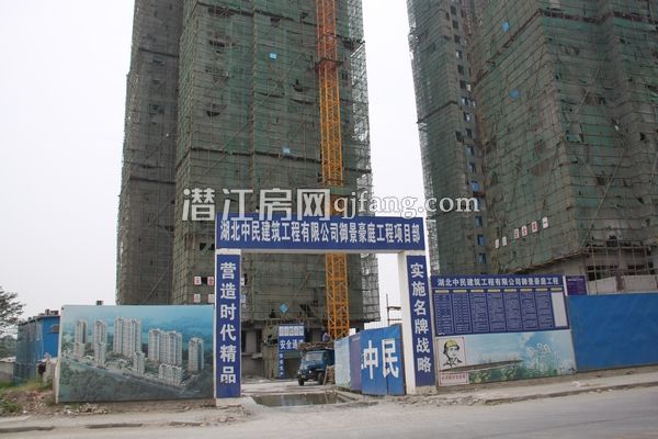 御景豪庭八月工程进度 一期封顶二期开工