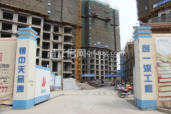 中南世纪锦城 3月工程进度：9号楼建至8层