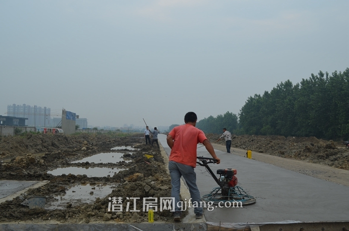 东环大道施工中