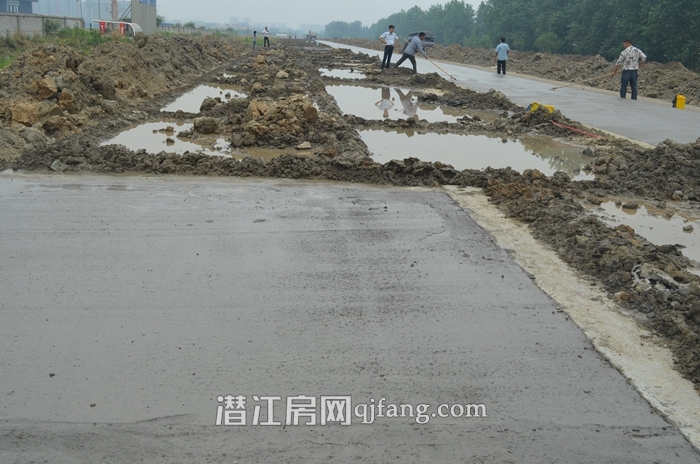 东环大道施工中