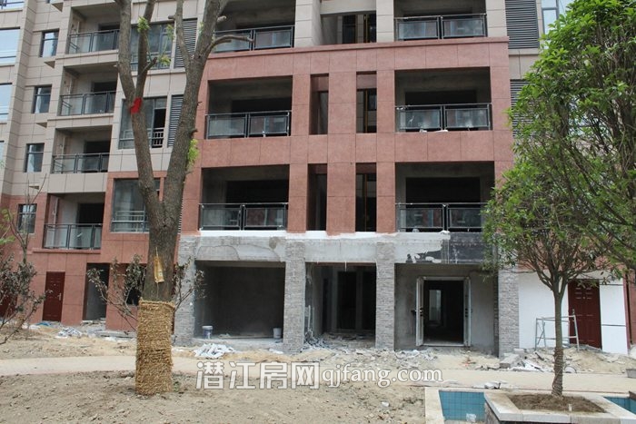 御景豪庭6月工程进度 5号楼建至六层