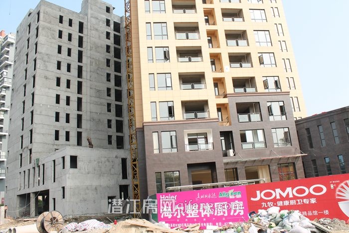 阳光水岸7月工程进度 3号楼正做外墙瓷砖