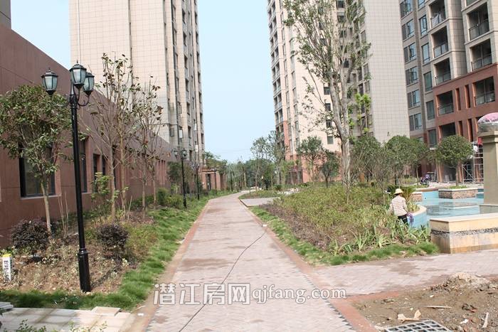 御景豪庭7月工程进度 5号楼建至九层