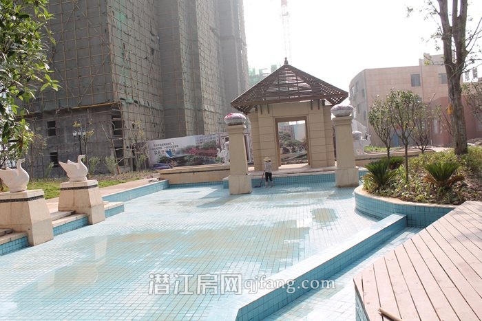 御景豪庭7月工程进度 5号楼建至九层