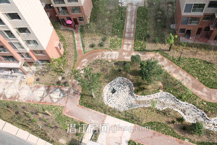 御景豪庭7月工程进度 5号楼建至九层