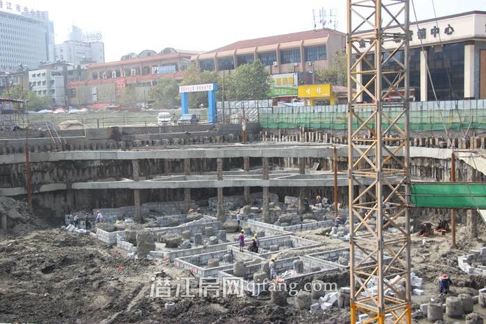 金桥广场8月工程进度 所有承载力桩体已完工