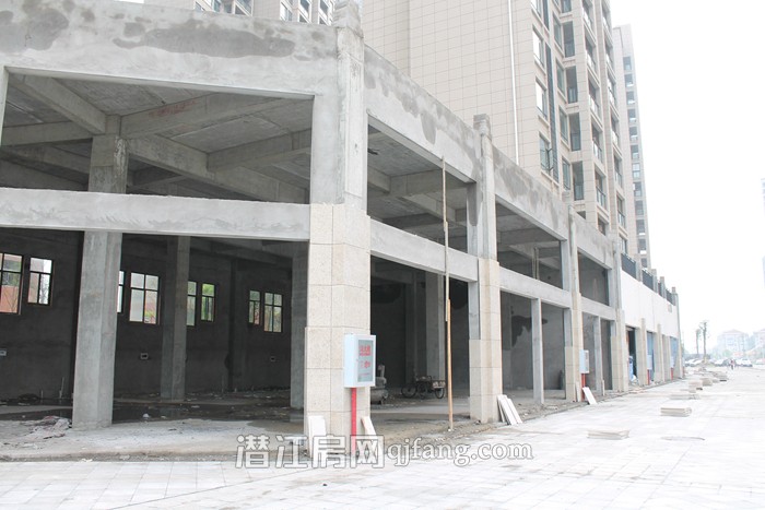 御景豪庭8月工程进度 5号楼建至14层