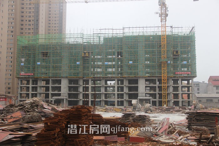 中润金桥郡8月工程进度 6号楼正在建11层