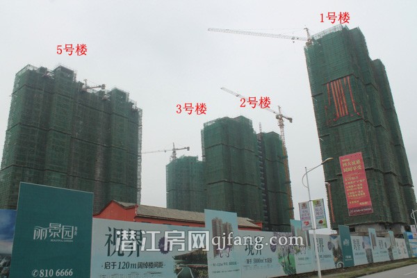 海韵丽景园9月工程进度：中心广场正在建设中