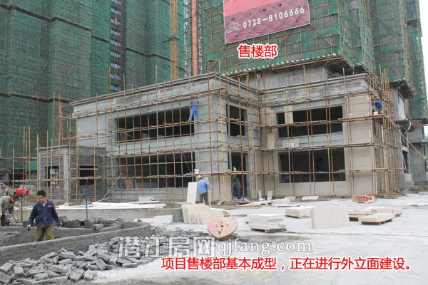海韵丽景园9月工程进度:广场正在建设中