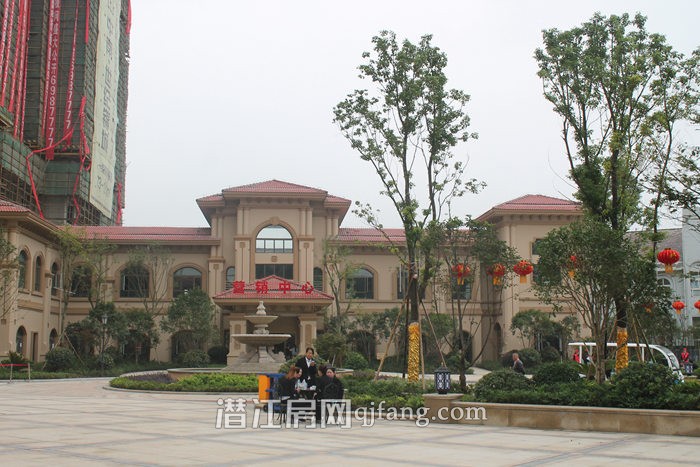 中南世纪锦城9月进度:4号楼建制3层