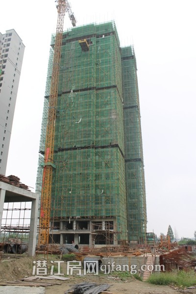 御景豪庭9月工程进度:沿街商铺正在中