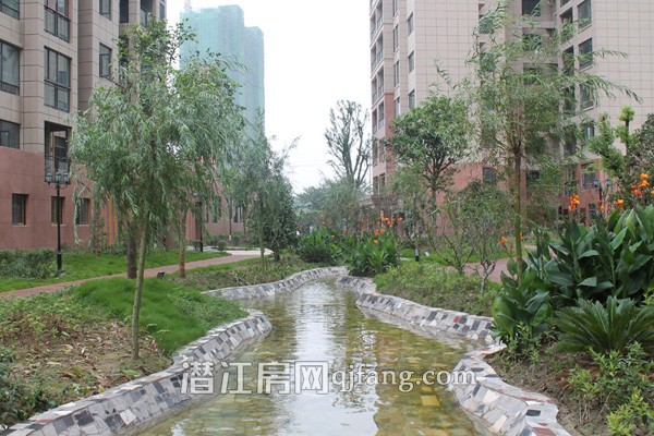 御景豪庭9月工程进度:沿街商铺正在中