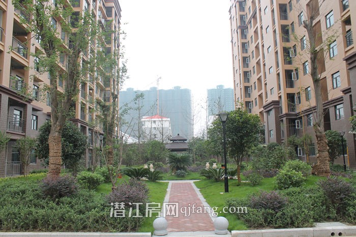 金江星城9月工程进度:9号楼皇家园林呈现