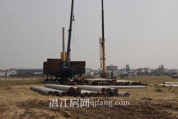 盛世龙城10月工程进度 二期工地正在打桩