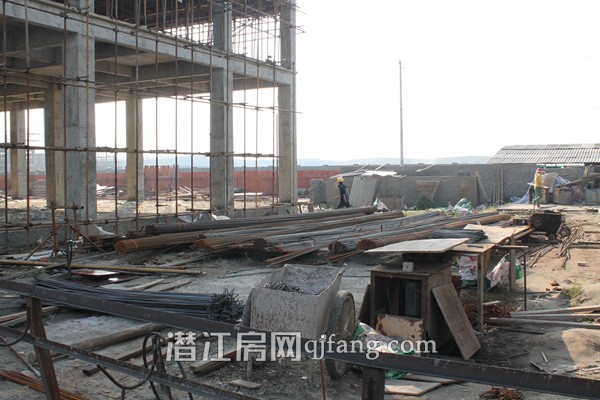 天驰汽车城11月工程进度:商务建至三层