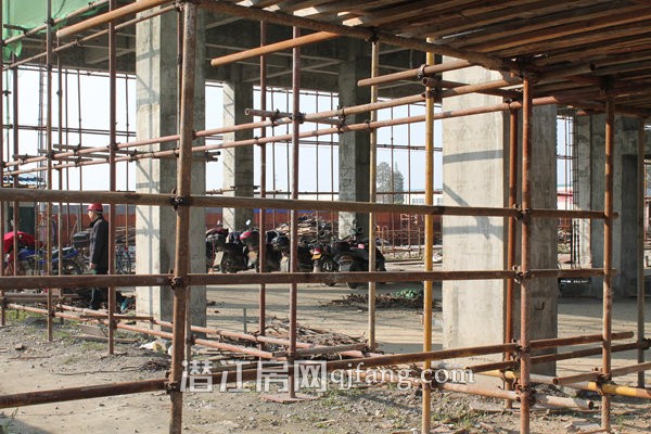 天驰汽车城11月工程进度:商务建至三层