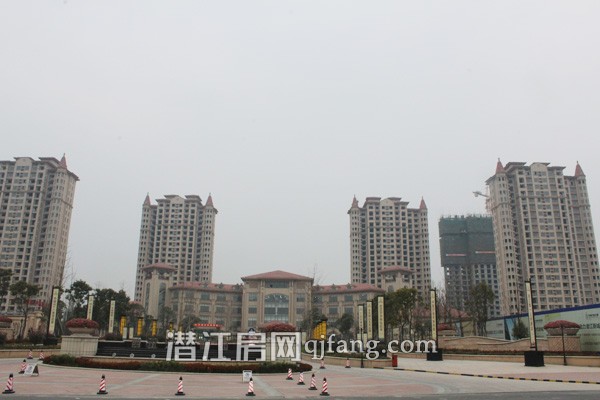 中南世纪城1月工程进度:10号楼建至23层