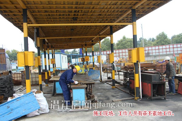 中南世纪锦城3月进度 ：9、10号楼正拆除防护墙