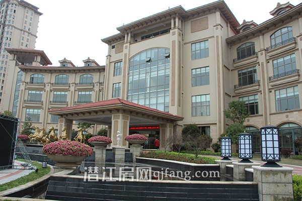 中南世纪城3月工程进度 10号楼建至第24层