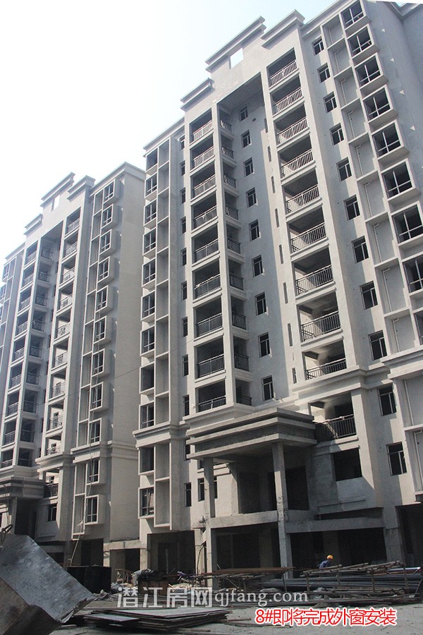 中珠家春秋7月工程进度 地下车库正在打桩