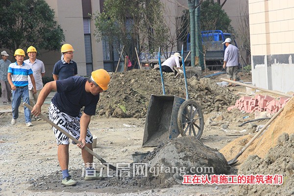 中南世纪雅苑工程进度:已开始做绿化