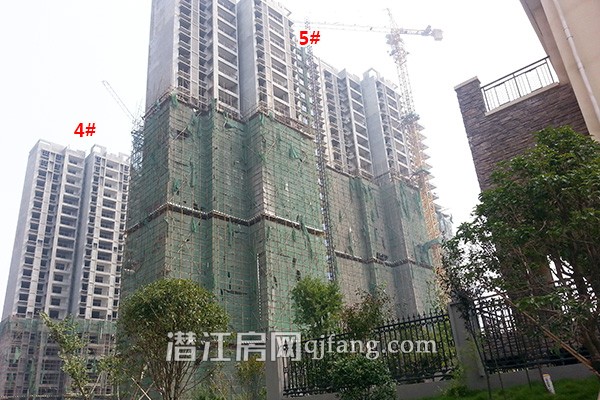 盛世龙城8月工程进度:二期防护网逐步拆除中