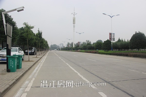 金色公馆9月工程进度:一期正进行打桩工作