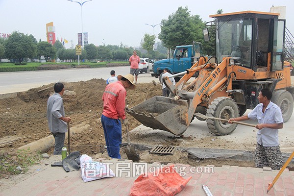 金色公馆9月工程进度:一期正进行打桩工作