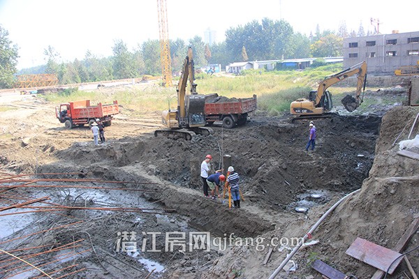 御景豪庭9月工程进度：三期6#、7#开始打桩