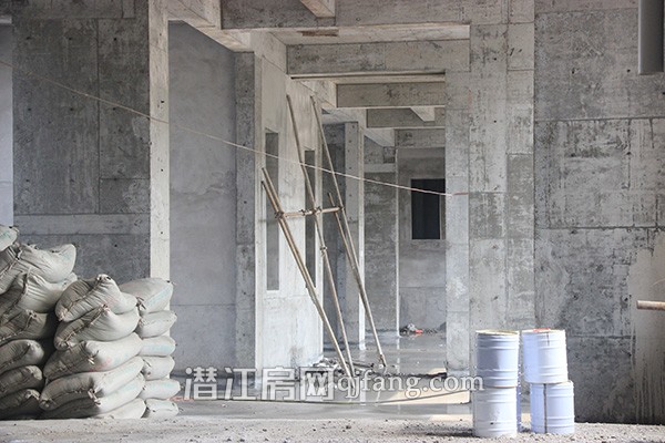 盛世龙城10月工程进度:4#已完成外窗安装