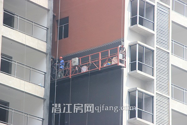 盛世龙城10月工程进度:4#已完成外窗安装