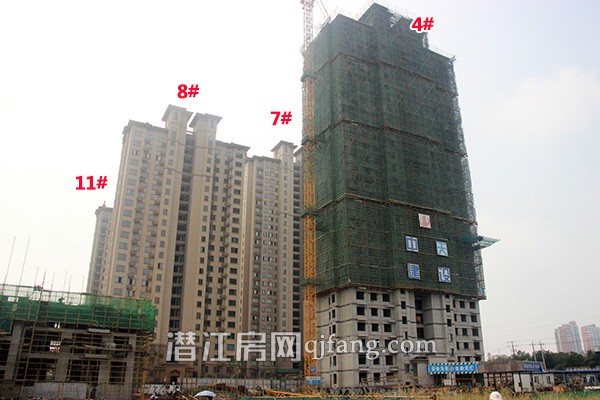 中南世纪锦城10月工程进度:5#建至3层