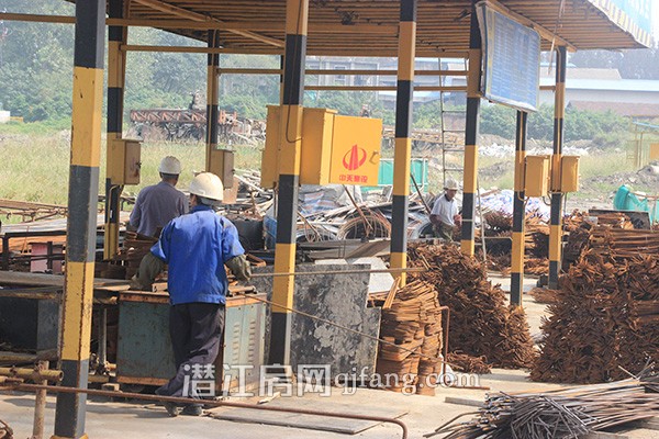 中南世纪锦城10月工程进度:5#建至3层