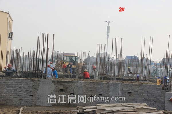 金色公馆10月工程进度:一期四栋同步施工