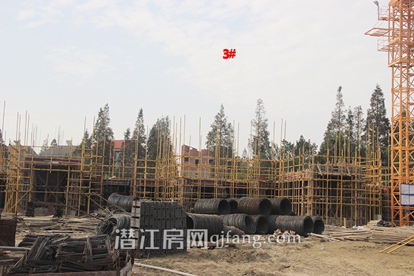 金色公馆10月工程进度:一期四栋同步施工