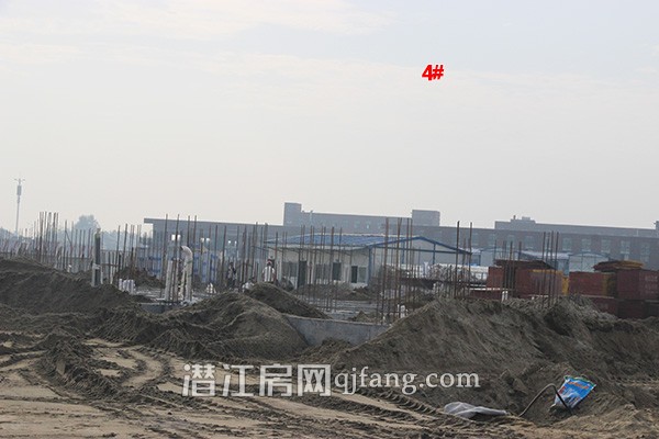 金色公馆10月工程进度:一期四栋同步施工