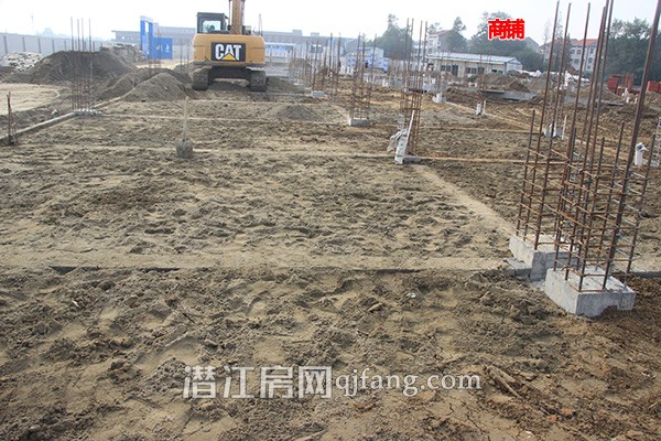 金色公馆10月工程进度:一期四栋同步施工