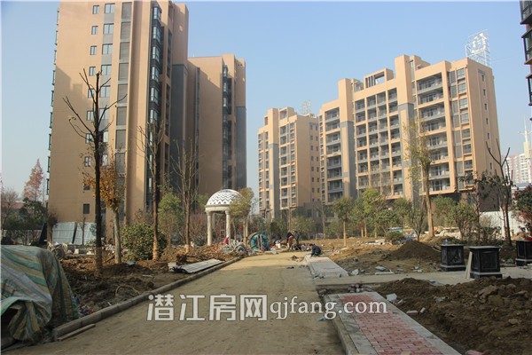 金色公馆12月进度：景观示范区如火如荼建设中