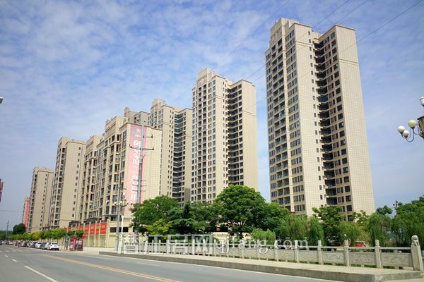 御景豪庭五月工程进度  六七号楼已交房绿化完成