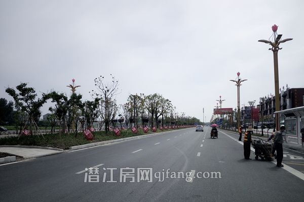 中国龙虾城六月工程进度 比高影院即将试营业