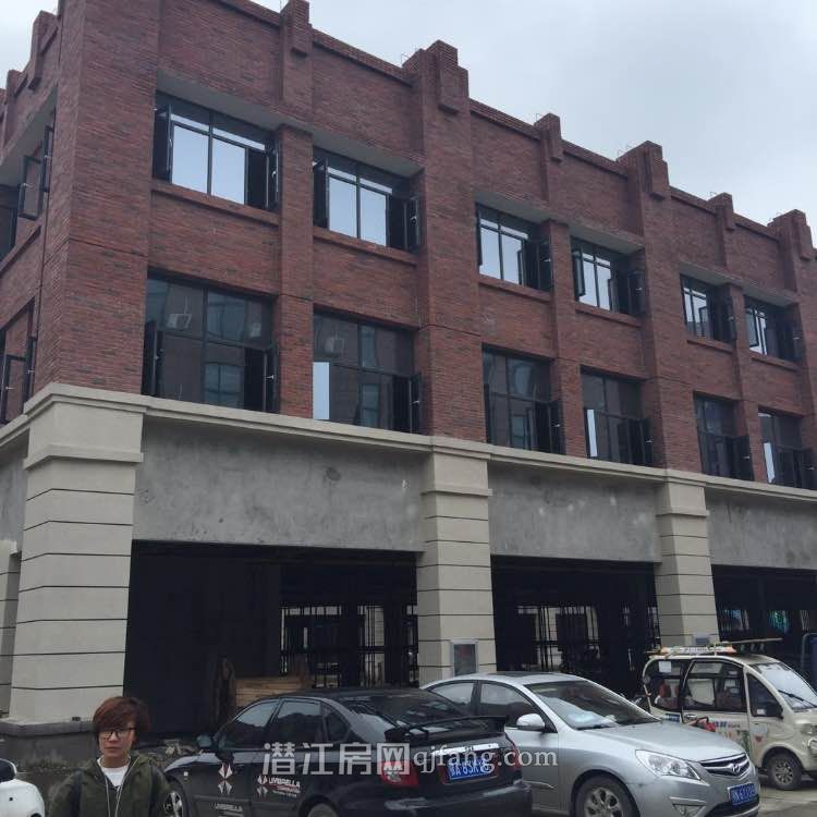 碧桂园三期傍边门面出售