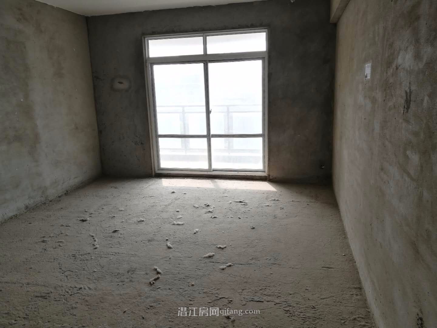 潜江盛世东城135平米有证好房诚心出售